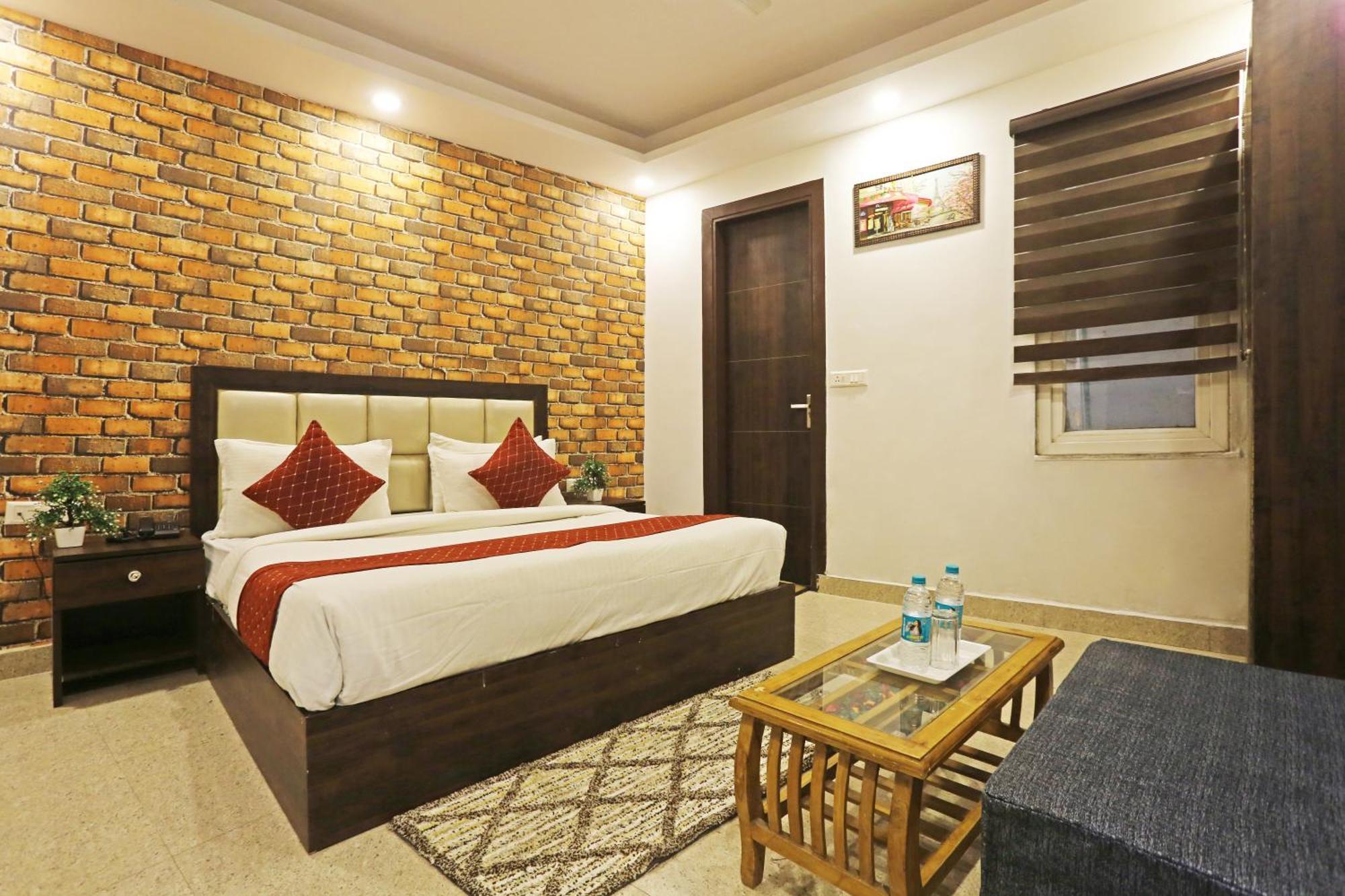 Delhi Airport Flashpackers New Delhi