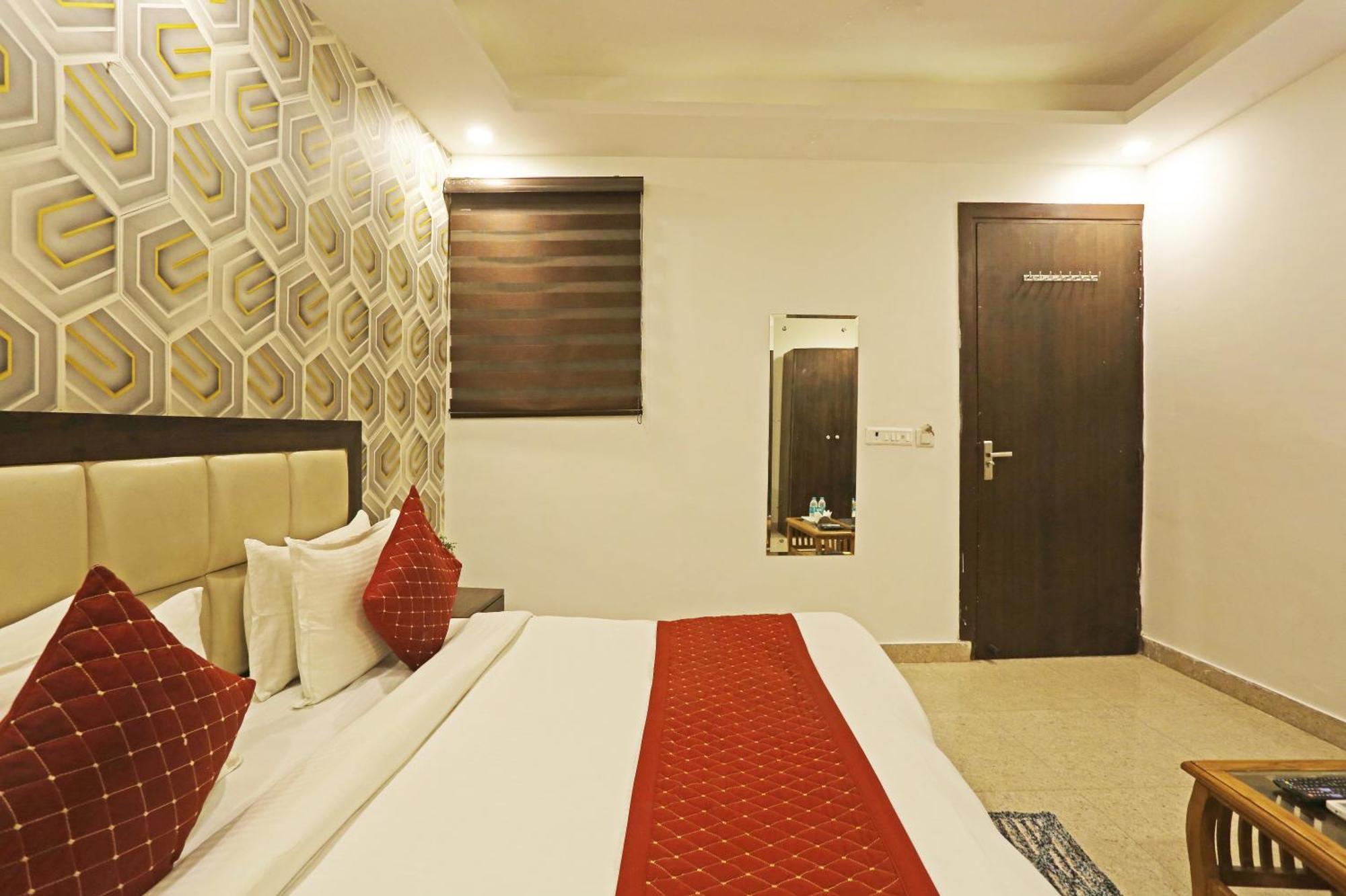 Delhi Airport Flashpackers * New Delhi